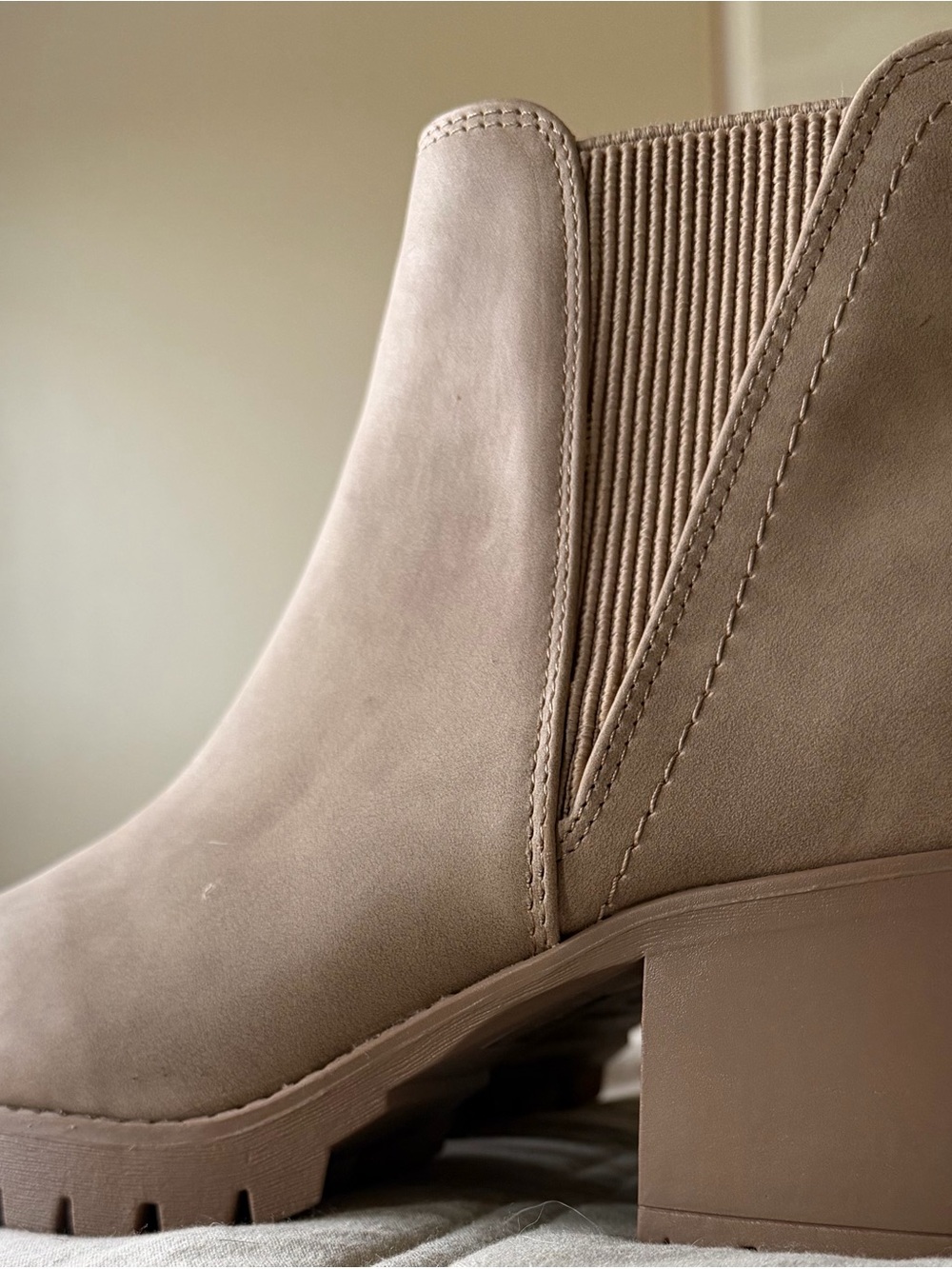 MIA Womens Chelsea Block Heel Bootie in Taupe